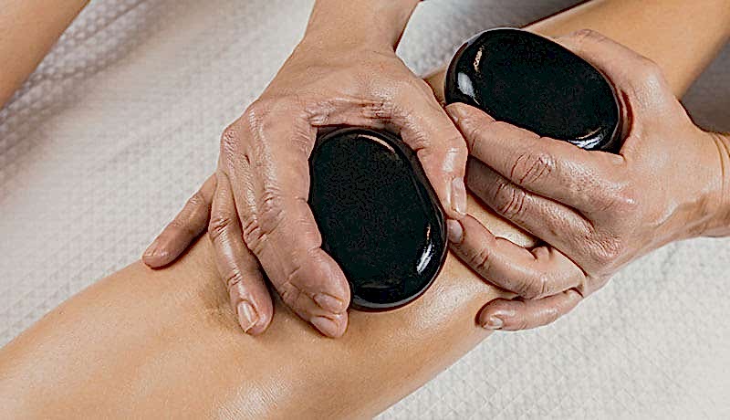 Sıcak taş masajı